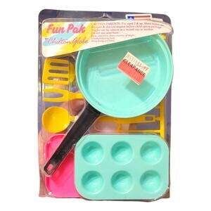 Vintage Fun Pak Chilton Globe Toy Mini Cooking Baking Kitchen Chef Supplies NOS